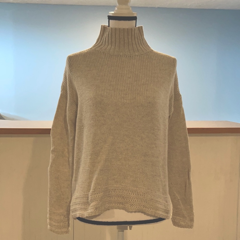 Old Navy Turtle Neck Sweater XS